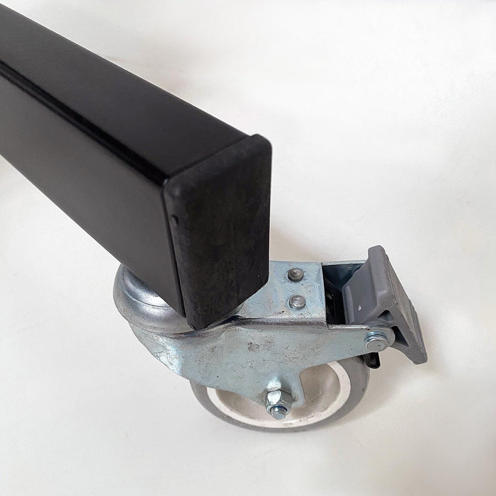 Kundenstopper Arcade A1 schwarz mit Rollen – mobiler Straßenständer Stahl