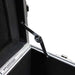 Detailansicht des Flightcase Trolleys mit Aluminiumkanten und Metallverschlüssen