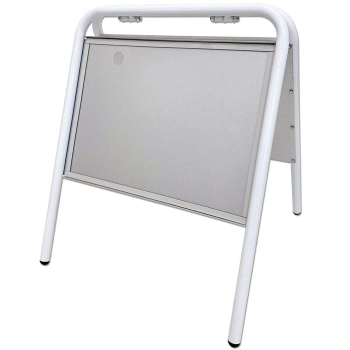 A3 Gehwegaufsteller aus 21 mm Stahlrohr in stabiler A-Form