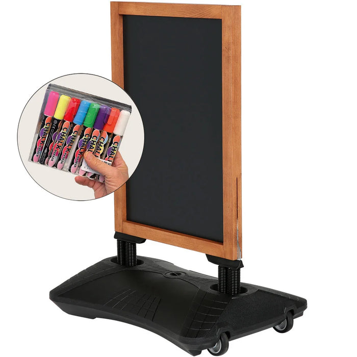 Wetterfester Kundenstopper mit Kreidetafel und Wassertank, beidseitig beschreibbar, auf Rollen für den Außenbereich