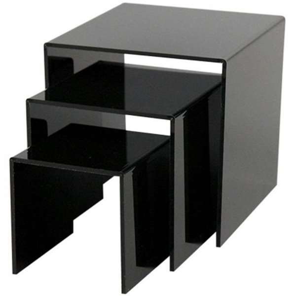Schwarzes dreiteiliges Acryl-Podest-Set ineinandergestellt