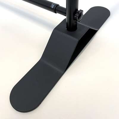 Breiter Standfuß der Teleskop Messewand für stabilen Halt