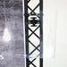 Broschürenhalter aus Acryl an Crown Truss Traversen Messewand befestigt