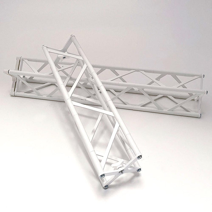 Weißes Traversenprofil der CROWN TRUSS 10 Serie für Messebau, Bannerwände und Präsentationssysteme