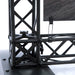 Montierter CROWN TRUSS 10x10 Bottom Clip zur Befestigung eines Werbebanners