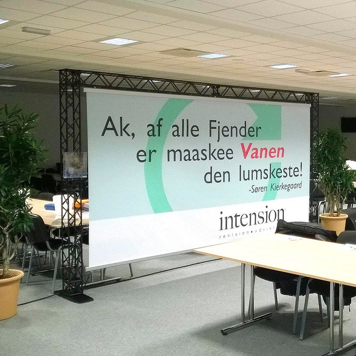 CROWN TRUSS Eventwand und Traversensystem im Innenbereich