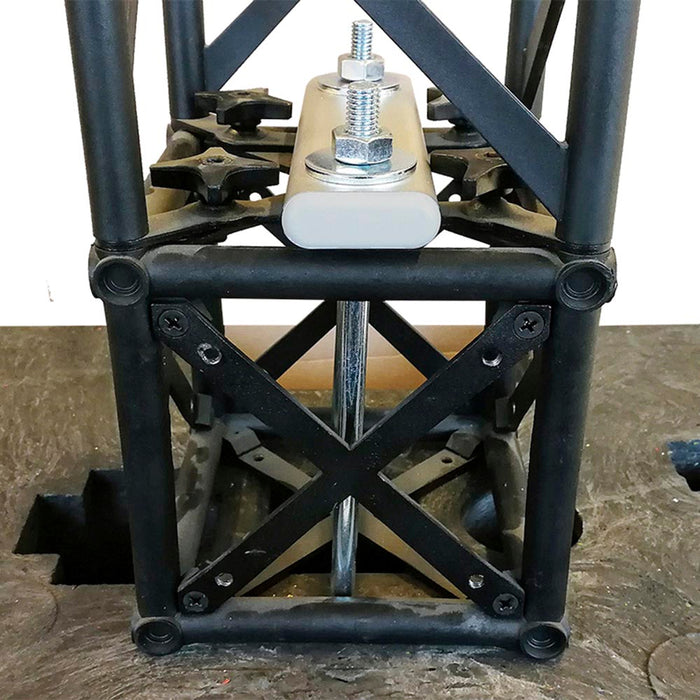 Montage der CROWN TRUSS Heavy Center Base an einem Traversensystem