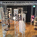 Weißes CROWN TRUSS Traversensystem für Messebau und Präsentationsflächen