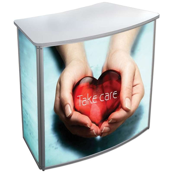 exhibition counter curved mit weisser tischplatte und paneelen