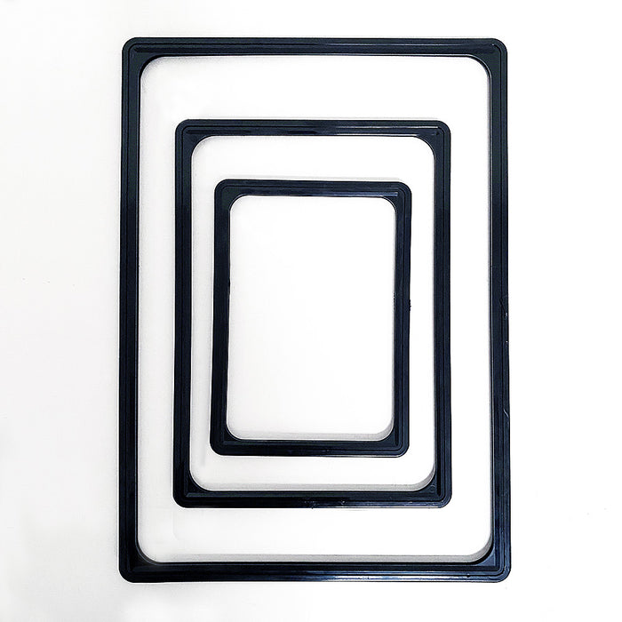 Detailaufnahme des Einsteckrahmens beim Preisständer Flex