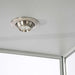 LED-Spot an der silbernen Glasvitrine Solo Tower