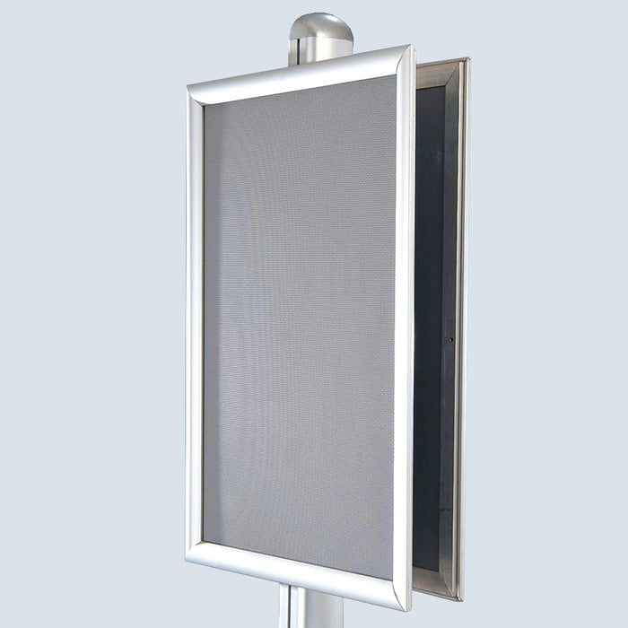 Infoständer beidseitig mit vier Klapprahmen übereinander Detailansicht des Aluminium Klapprahmenprofils für schnellen Posterwechsel