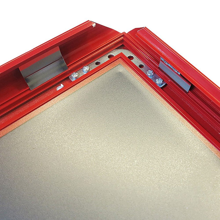 Klapprahmen 32 mm in Rot – Klappmechanik zum Öffnen des Profils