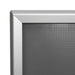 Klapprahmen 32 mm in Silber mit runden Ecken, Großformat – Ecke des Aluprofils in der Nahaufnahme