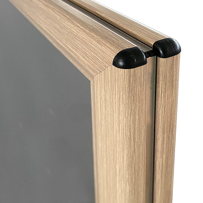 Geöffneter Klapprahmen eines A1 Kundenstoppers in Holzoptik
