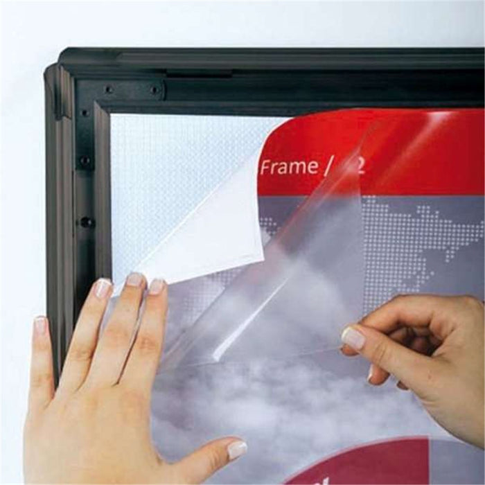 Klapprahmen Antik in Schwarz, 40 mm Profil – Transparente Frontfolie über dem Plakat