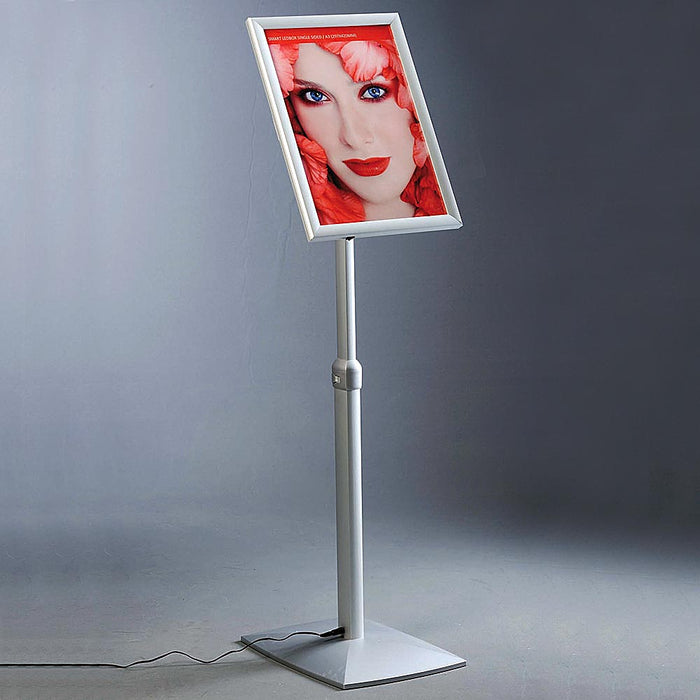 Beleuchteter Posterständer mit LED Rahmen für Empfangsbereiche und Verkaufsflächen