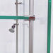 Glasboden mit Halterung an der Alu-Standstange und seitlichem LED-Spot der rahmenlosen Glasvitrine