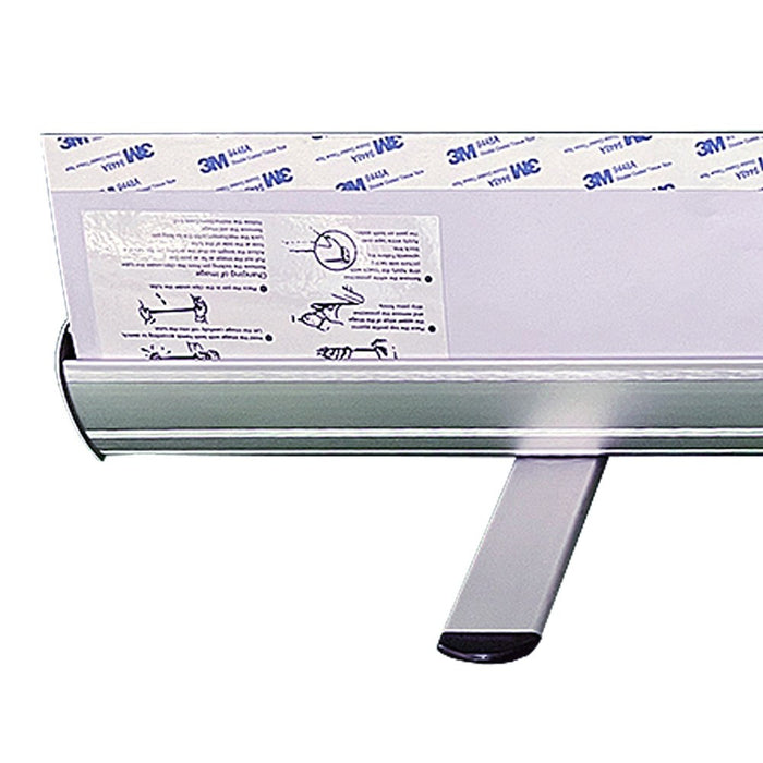 Unterseite der Kassette des Roll-Ups Business mit Klebeband und Standfuß