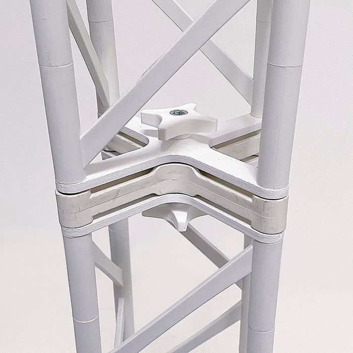 CROWN TRUSS 10 Traversenverbinder im Einsatz an einer Messewand