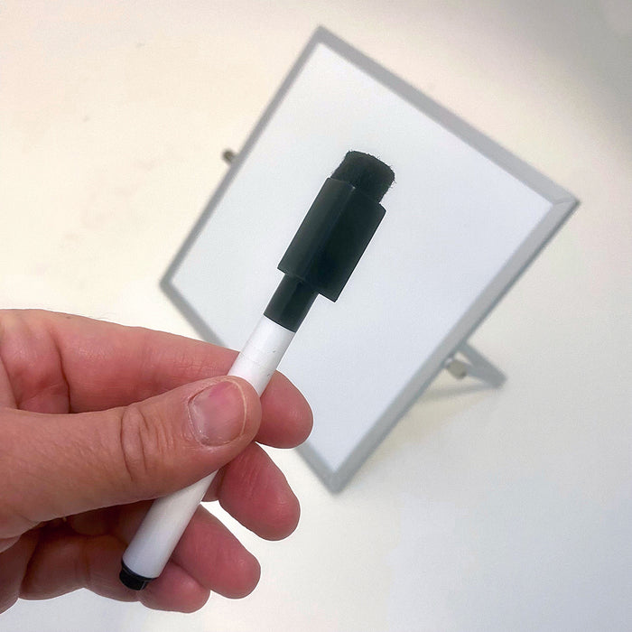 Whiteboard Marker mit integrierter Schwammspitze für schnelles Schreiben und Löschen