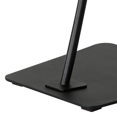 Schwarzer Speisekartenständer Curved – modernes Design für Events