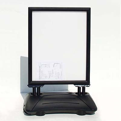 Rückansicht des Wind-Sign Waterbase Budget Schwarz mit Waterbase Standfuß