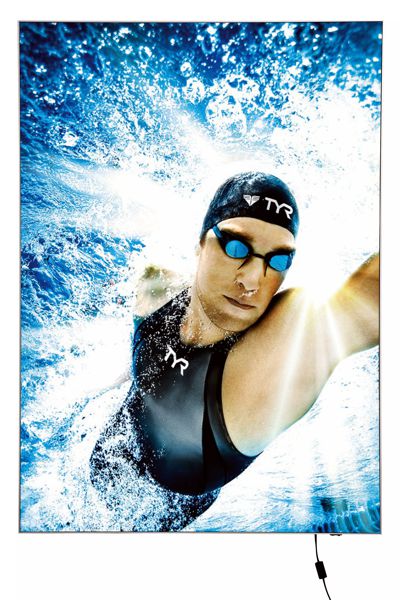 LED Leuchtkasten ohne Rahmen mit brillanter Textilbanner-Beleuchtung für Schaufenster und Gastronomie