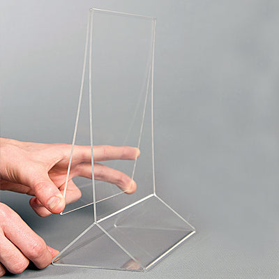 Menühalter Delta mit Brandingfläche für Logo im Büro oder am Schalter