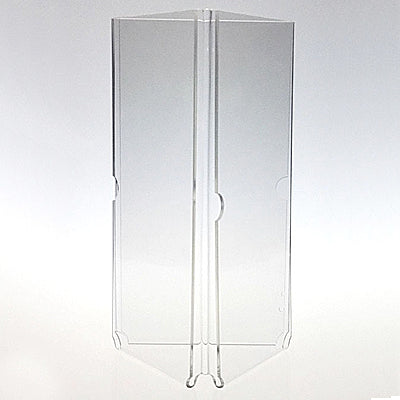 Tischaufsteller Triangle mit drei Angebotskarten im Café