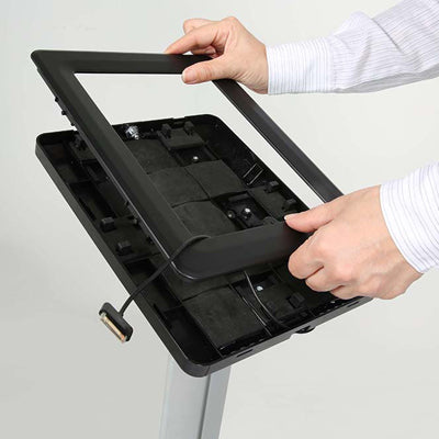 Top-View des Info-Terminals mit Tabletaufnahme