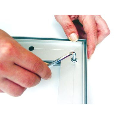 Schraubmontage des Gulf Bannerrahmens für die Wandbefestigung