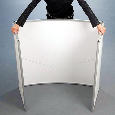 mobile gebogene messetheke mit ablagefach und alu rahmen