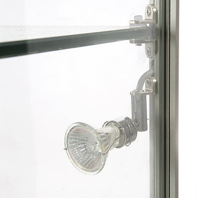 LED-Spot an der Glasvitrine Duo Tower in Silber, Detailansicht 2