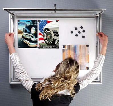 Montageset mit Schrauben, Dübeln, Magneten & Schlüsseln