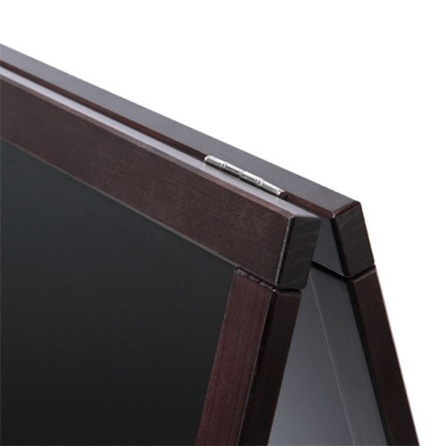 Detailansicht Scharnier Kundenstopper Holz dunkelbraun mit beidseitiger Kreidetafel