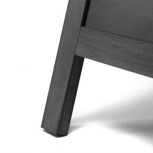 Standfester schwarzer Kundenstopper aus Holz für Gehwegwerbung vor Restaurant oder Bistro