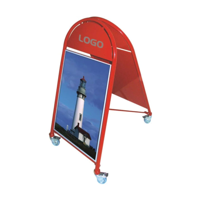 Kundenstopper A1 auf Rollen mit Logoplatte im Außenbereich in der Farbe Rot