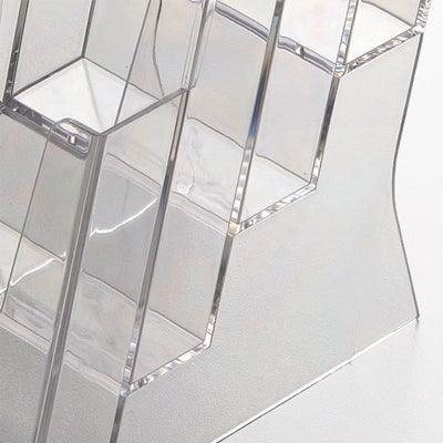 Stapelbarer Prospektständer aus Acryl mit drei Fächern.