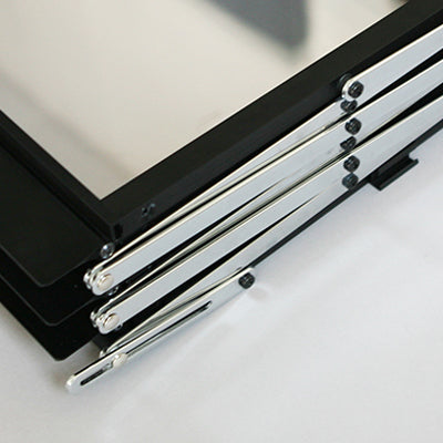 Faltmechanismus des Prospektständers Flex im Detail, ideal für mobile Einsätze auf Messen