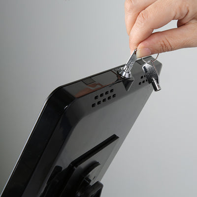 Tablet-Staender mit Sicherheitsverschluss – Verriegelung wird mit Schluessel geschlossen