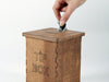 Tip & Spendenbox aus Holz – abschließbar, robust, dunkelbraun