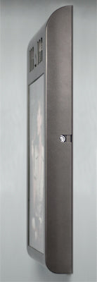 Pulverbeschichteter Wandascher mit Schloss und Acrylscheibe in der Seitenansicht